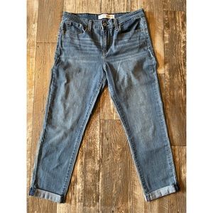 Signature Levi's Women Mid Rise Boyfriend Jeans